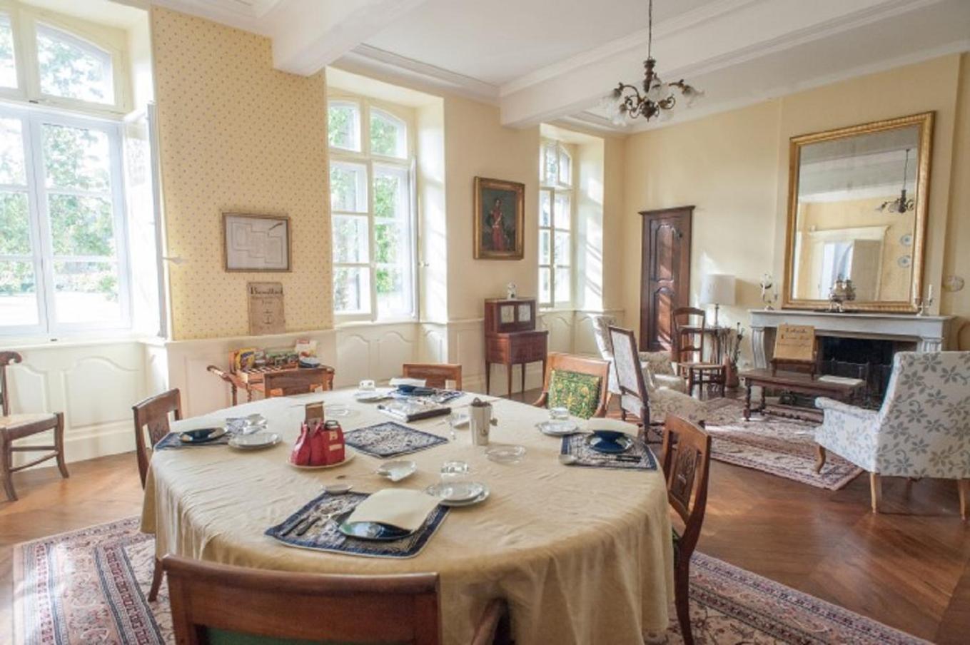 Bed and Breakfast Domaine De Lalande Vénès Exterior foto